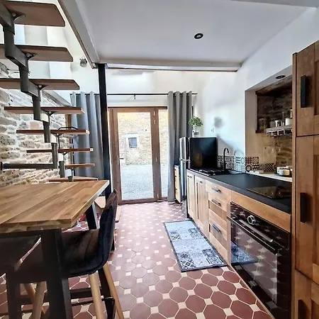 Duplex Calme - - Sauna - Parking - Wifi *