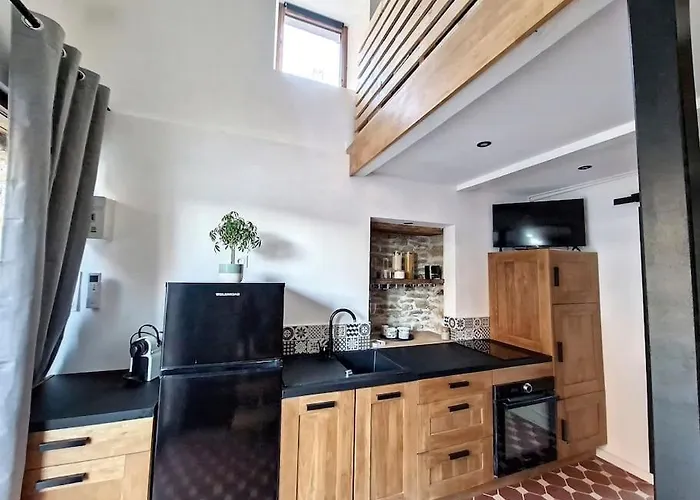 Duplex Calme - - Sauna - Parking - Wifi